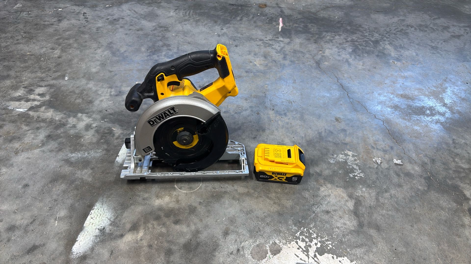 DeWalt 6 1/2” Circular Saw and Battery