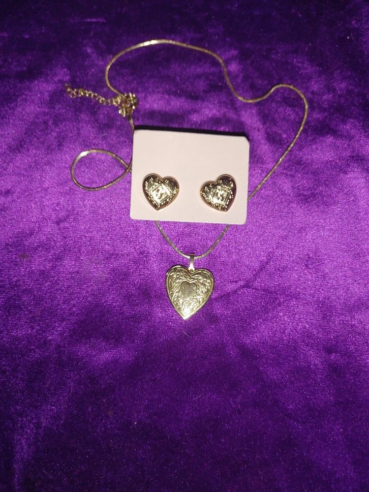 Heart Locket Set, Goldtone. Valentine's