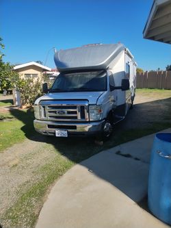 2011 Ford Motorhome Class C 31' 3 Slade Out