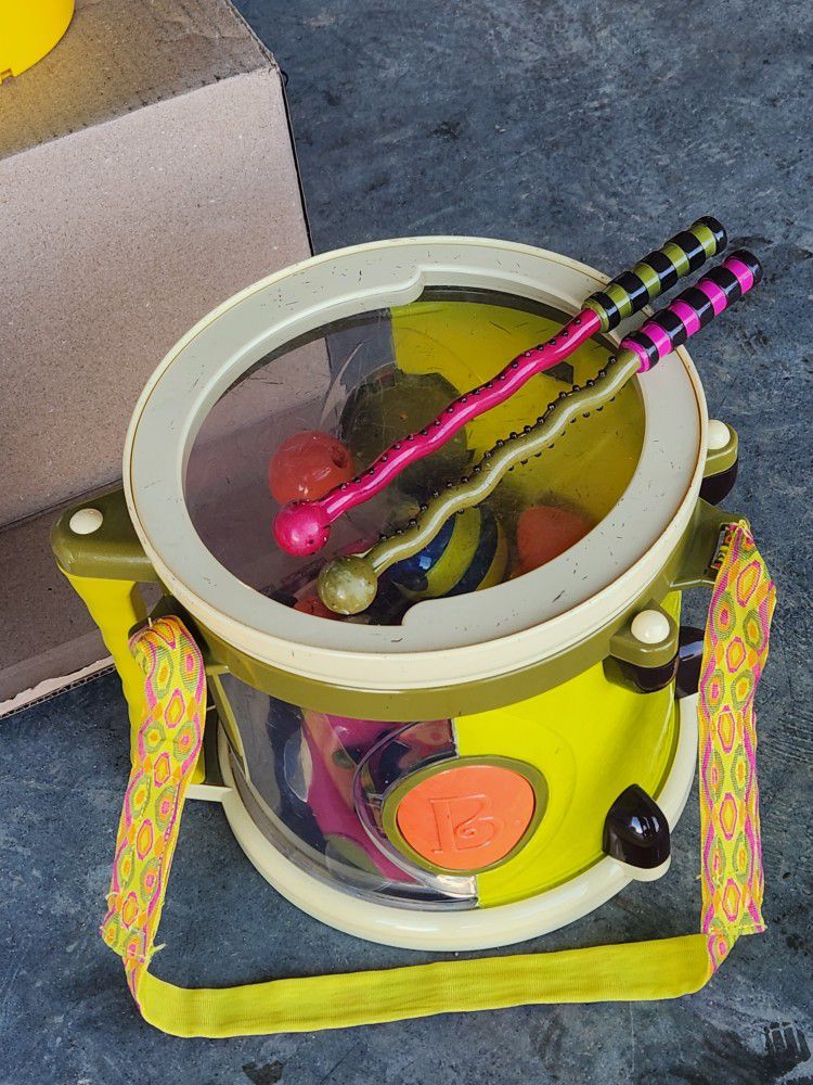 . toys

B. toys Toy Drum Set 7 Instruments - Parum Pum Pum

