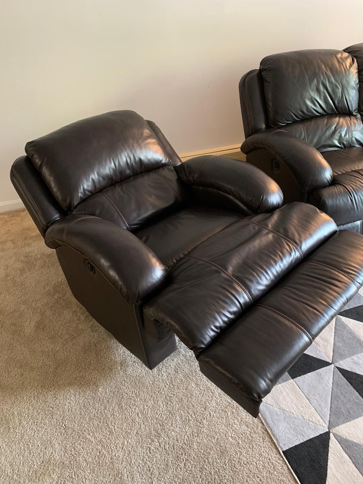 Bobs Furniture Power Recliner Solo