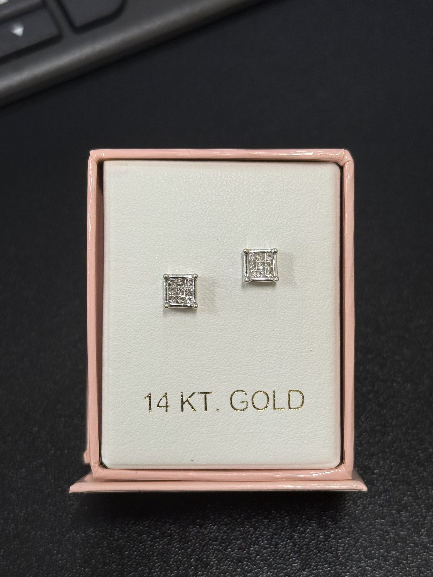 14k white gold stud earrings