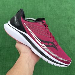 SAUCONY KINVARA 12 âCHERRY / BLACKâ RUNNING SHOES (Size 12, Womenâs / Size 11, Menâs)