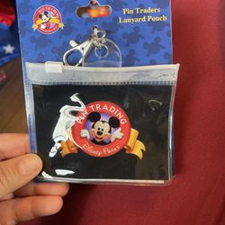Disney Land Parks Trading Pins Lanyard Card Pin Holder 