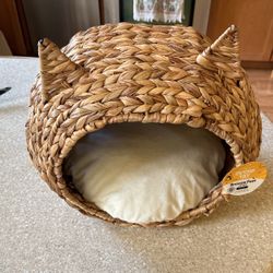 Every Yay Snooze Fest Straw Cat Bed