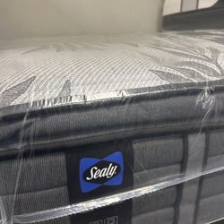 Sealy Posturepedic Queen & King Mattress