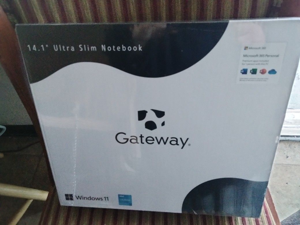 (New) Gateway 14.1 Inch Ultra Slim Notebook 