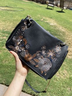 Embroidered Flowers Crossbody Bag