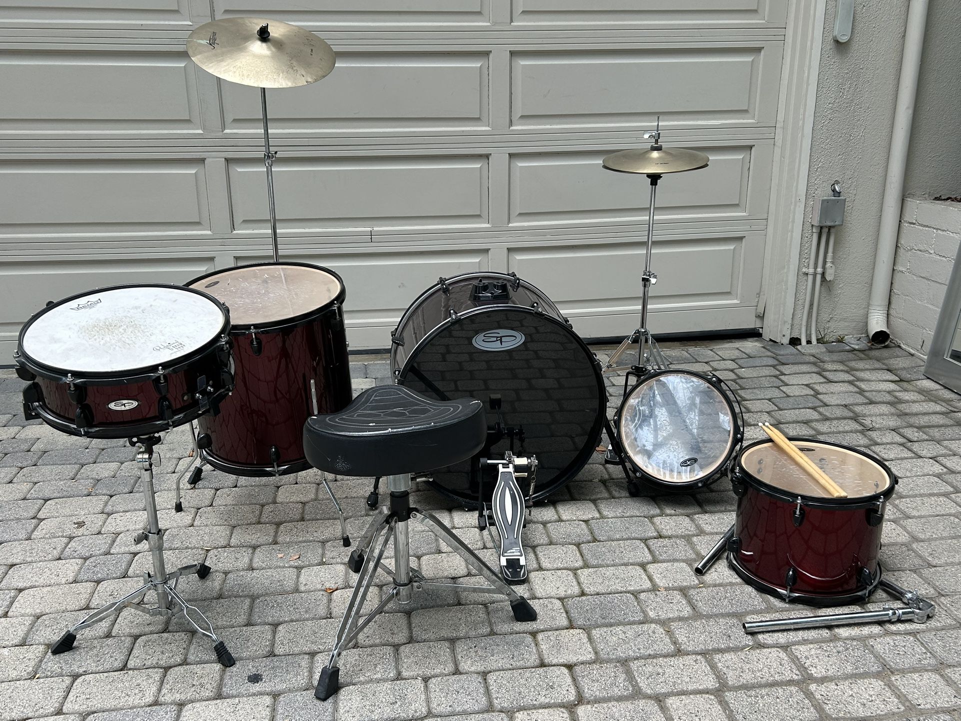 Five-Piece Complete Drum Set For A New Student