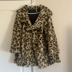 ✨ Free People Leopard Faux Fur Coat – Size Medium – Perfect Condition! ✨
