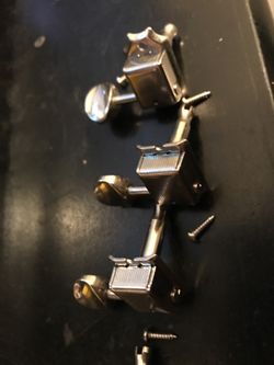 Vintage fender locking tuners