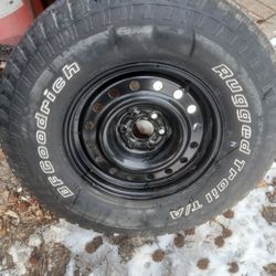 16 inch Tire and rim P265 75R16
