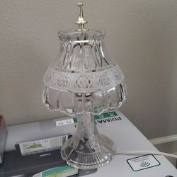 Vintage 14-Inch Crystal Clear Industries Crystal Floral Boudoir Table Lamp