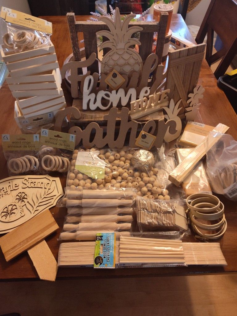 LOT OF WOOD CRAFT MATERIALS 