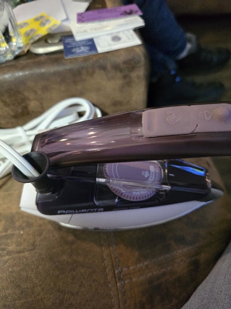 Rowenta Travel Iron, Pro Compact Stainless Steel Soleplate Hand Held Steamer Iron for Clothes, 200 Microsteam Holes, 1000 Watts Ironing, Steamer