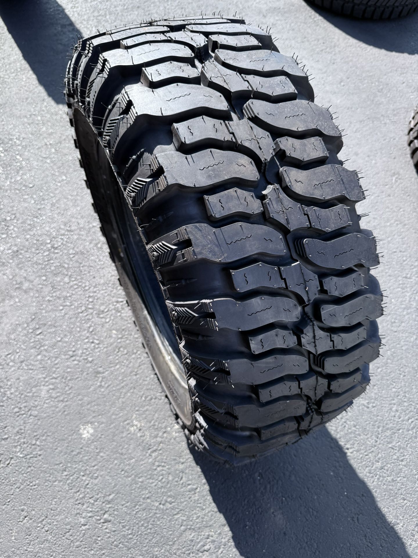 (only 1) 35x12.50R20 Super Swamper