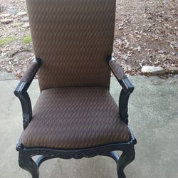 Beautiful Throne Type Chair