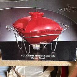 Covered Baker With Warmer Stand