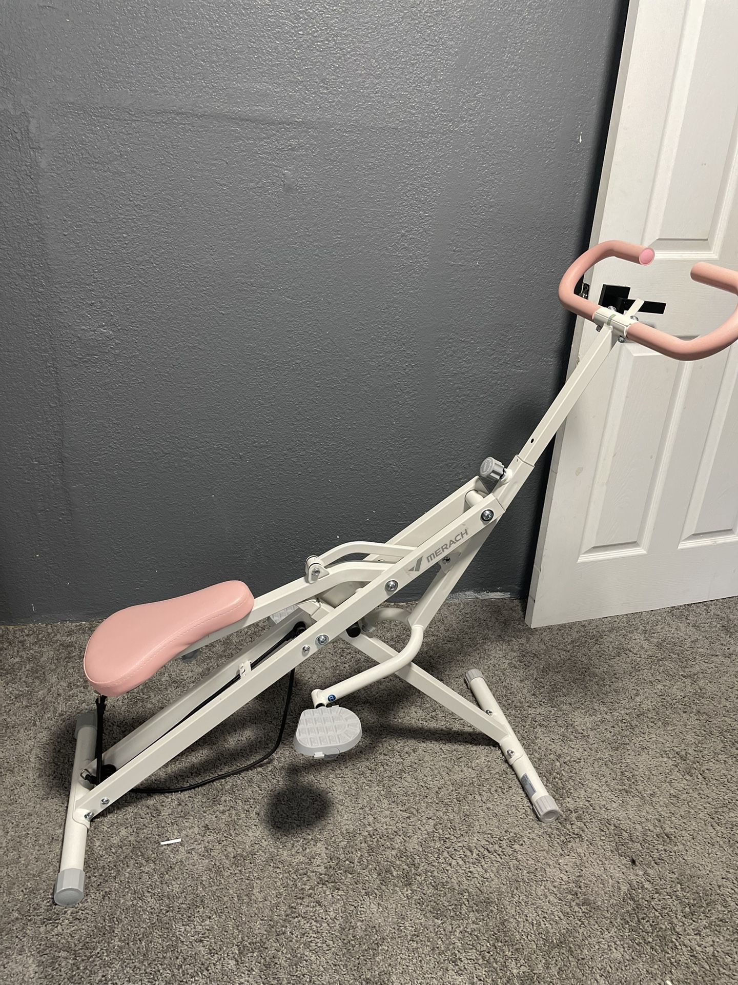 Merch Squat Machine