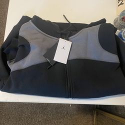 jordan oversized zip up (M)