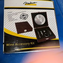 5 Piece Wine Accessory Kit BNIB