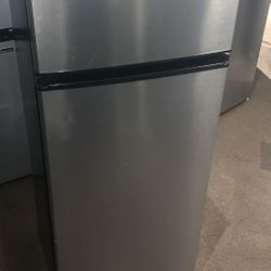 Vissani MDFF7SS 7.1 cu. ft. Top Freezer Refrigerator G396 
