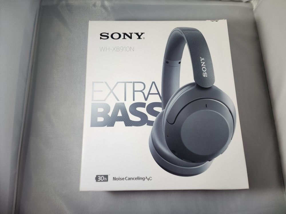 Brand New Sony Noise Cancelling Bluetooth Headphones WH-XB910N Extra Bass