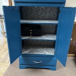 Chabby Chic Dresser