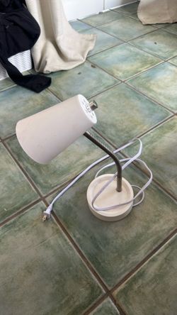 Desk lamp