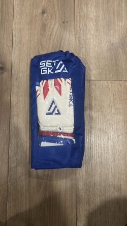 Goalie gloves