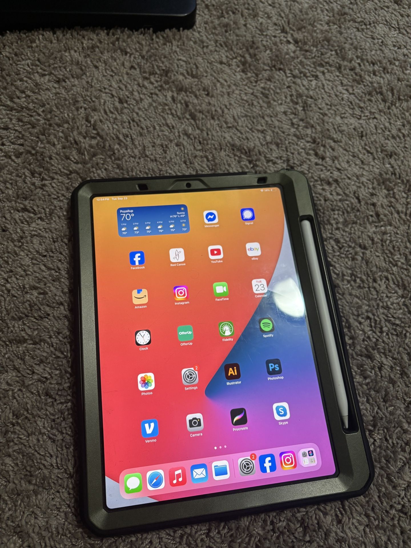 256GB iPad Air 4th Gen, Apple Pencil 2, And CASE