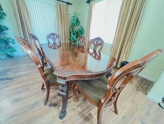 Bernhardt Dining Table Set