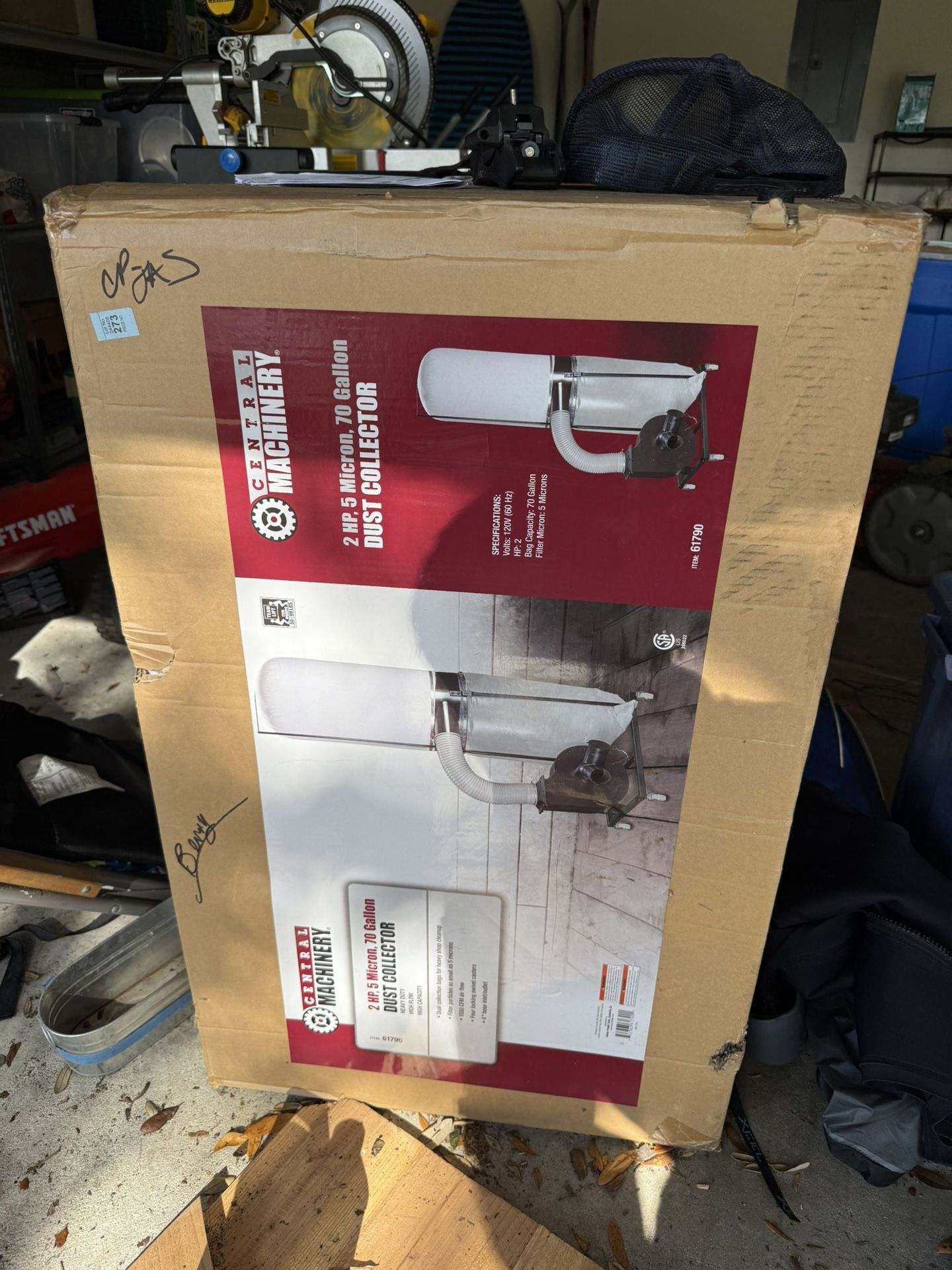 Dust Collector With Collection Bin