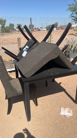 Table with 4 chairs