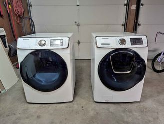 Samsung Front-Load Washer and Dryer Set