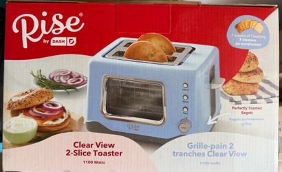 Rise toaster by Dash