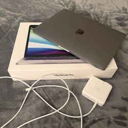 13-inch MacBook Pro with Apple M2 chip