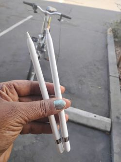 2 apple penc 1st gen with caps