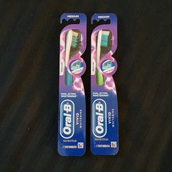 $2 EACH (10 AVAILABLE) Oral-B Vivid Manual Tooth Brush Medium 