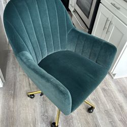 Beautiful Like New Rolling Office Chair 