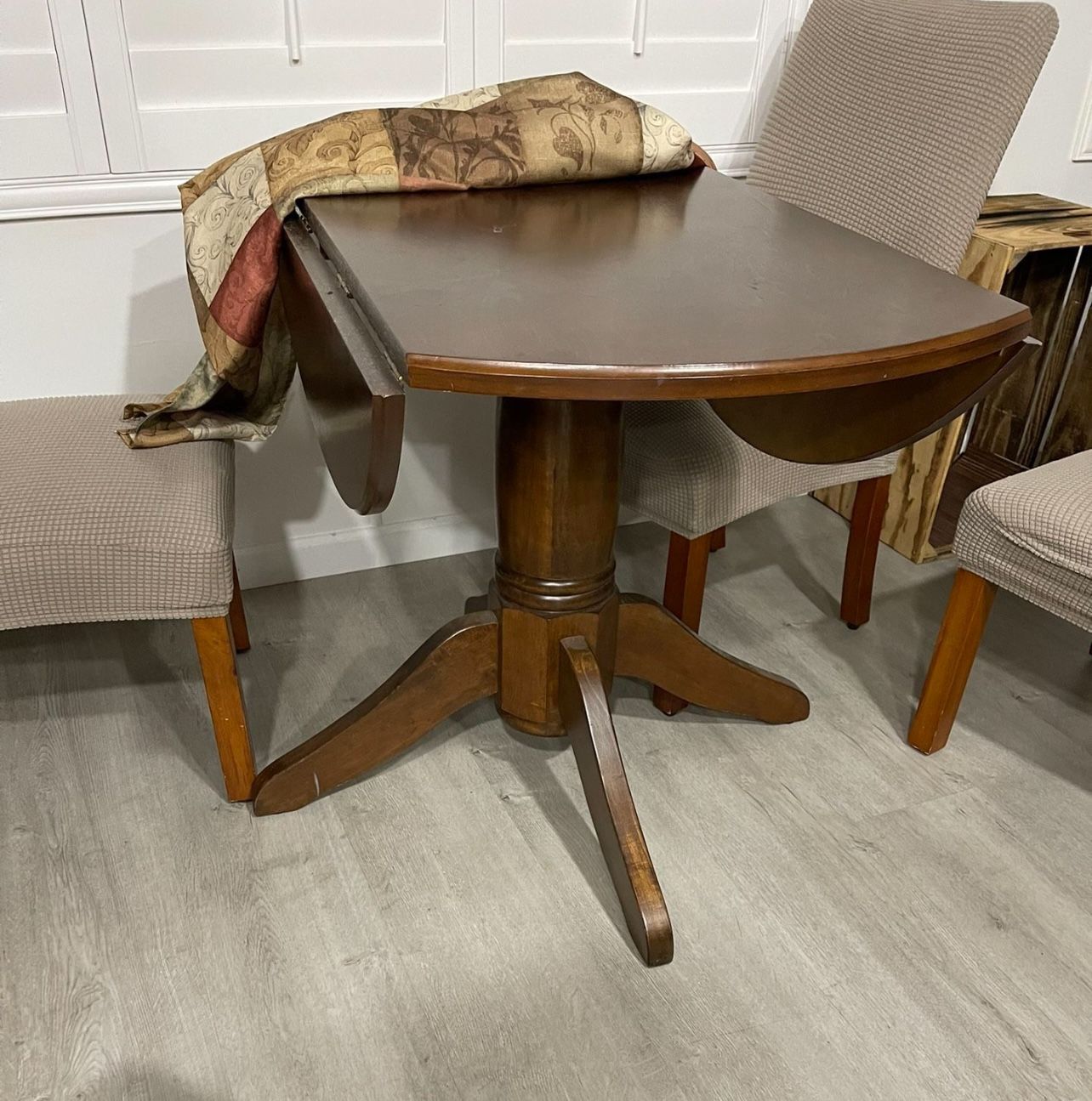 Dining room Table