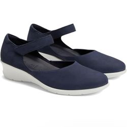 ECCO felicia mary jane nubuck leather womens Size 39/8-8.5