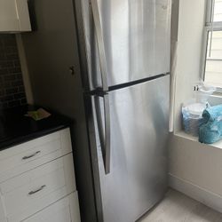 Stainless Steel Whirlpool Fridge 