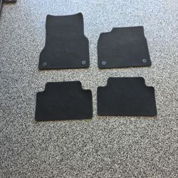 OEM Audi Q6  Floor Mats (2018–2024) – Set of 4, Clean, Like New !!!