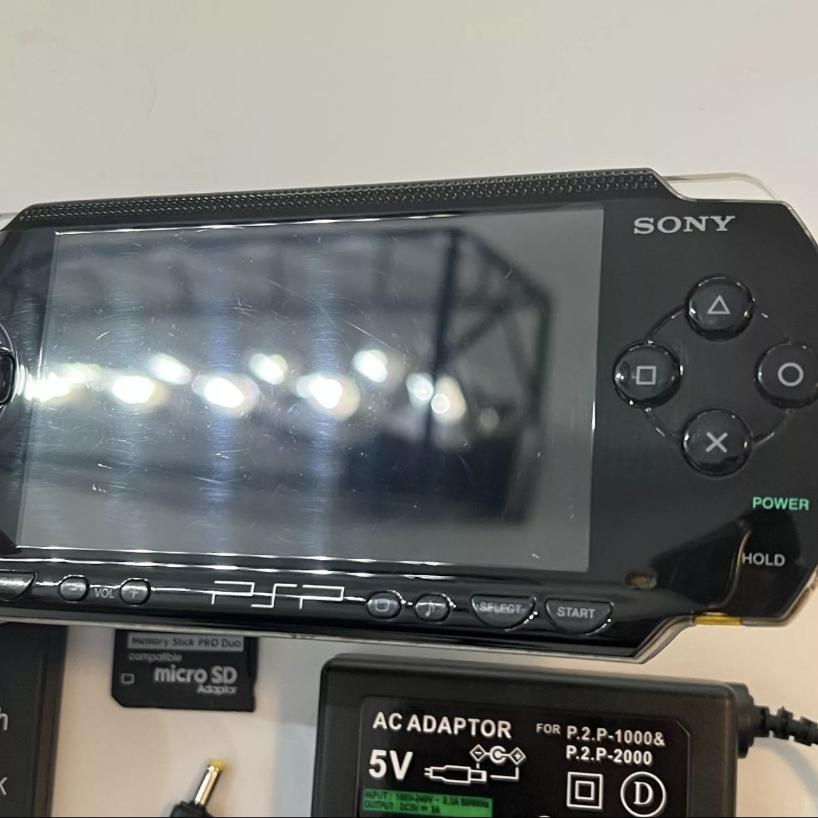 Sony PSP 1000 (1001) w/ Battery, Charger and Memory Stick