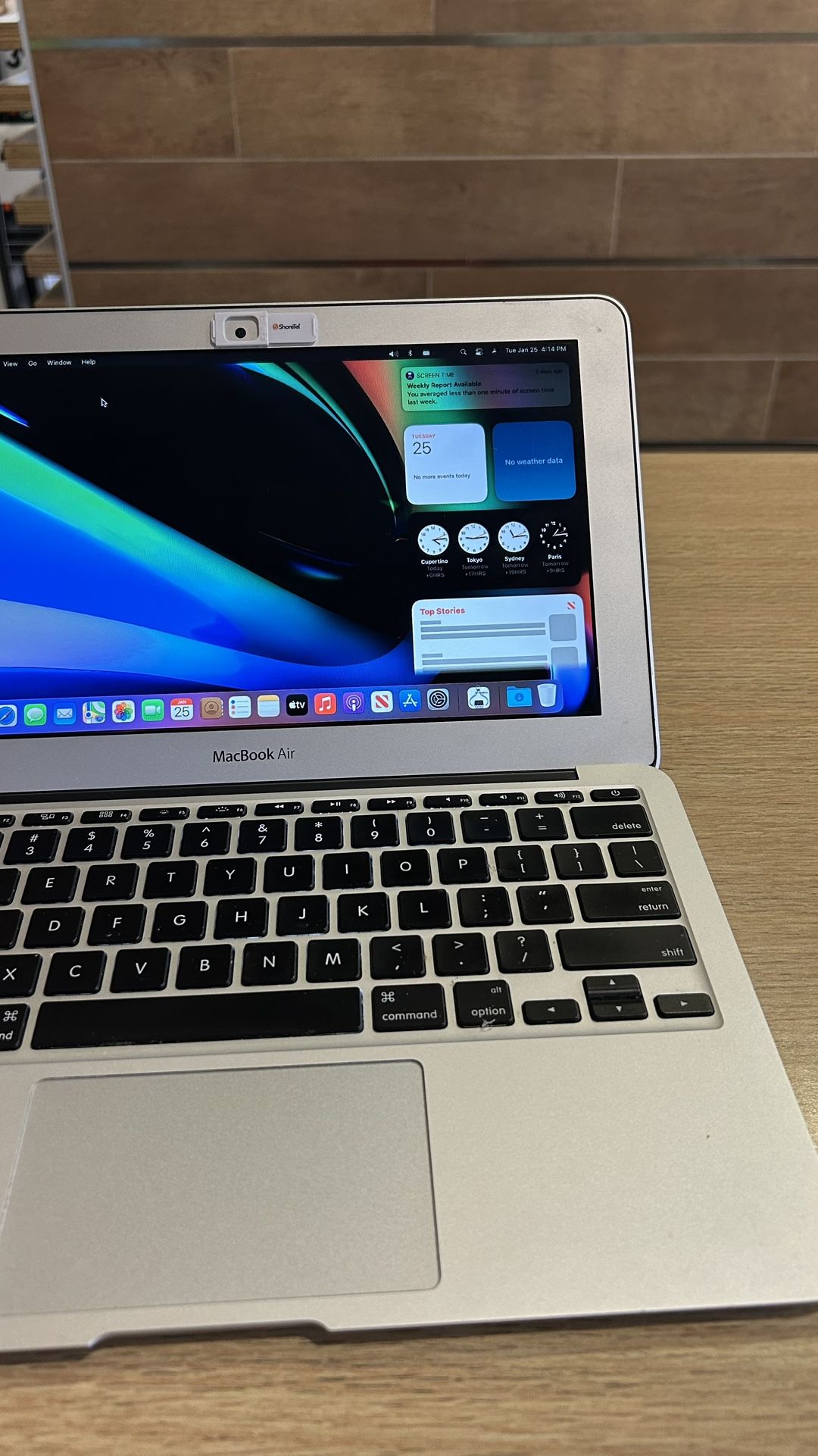 Apple MacBook Air 11” I5/8GB/128GB SSD $180