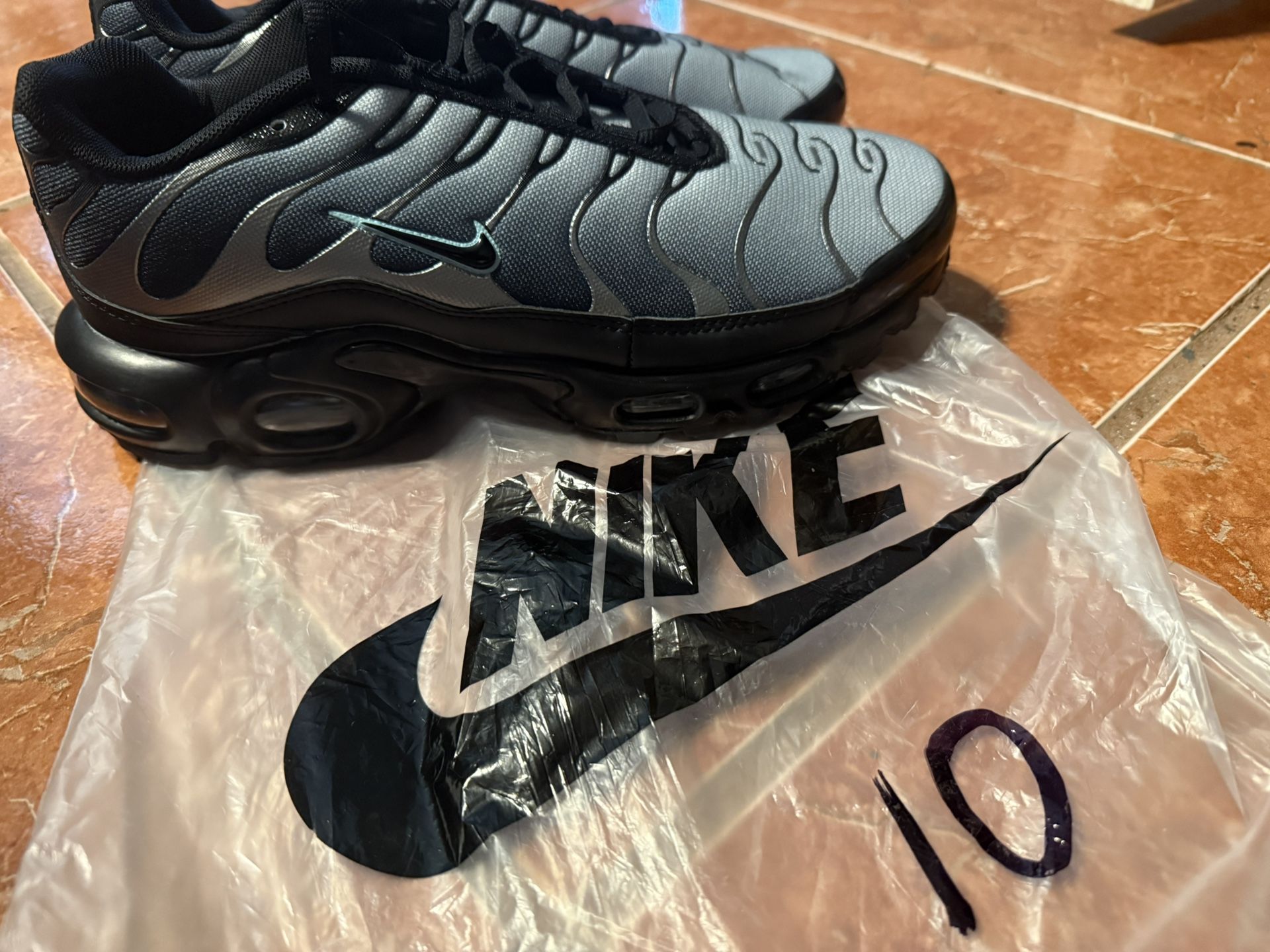 AIR MAX