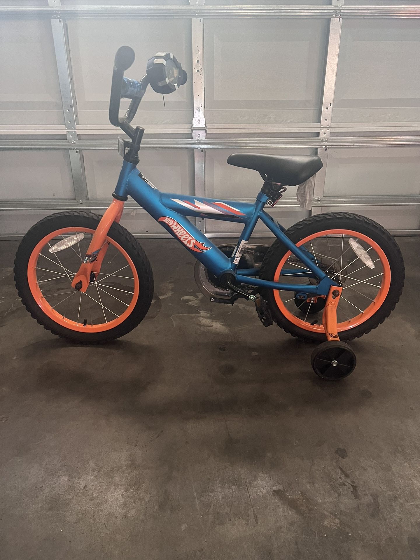 Hot Wheels Boys Bike