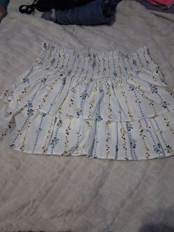Womens while floral skirt
