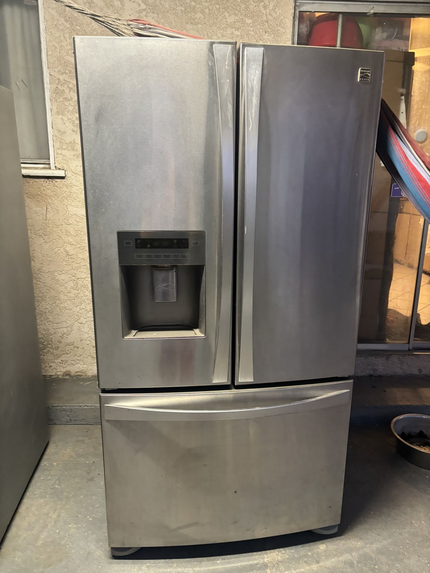 Refrigerator Kemmor Esta En Buenas Condiciones Trabaja Bien